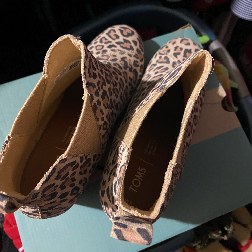 Toms Kelsey leopard tan size 8 wedge bootie. Worn once.